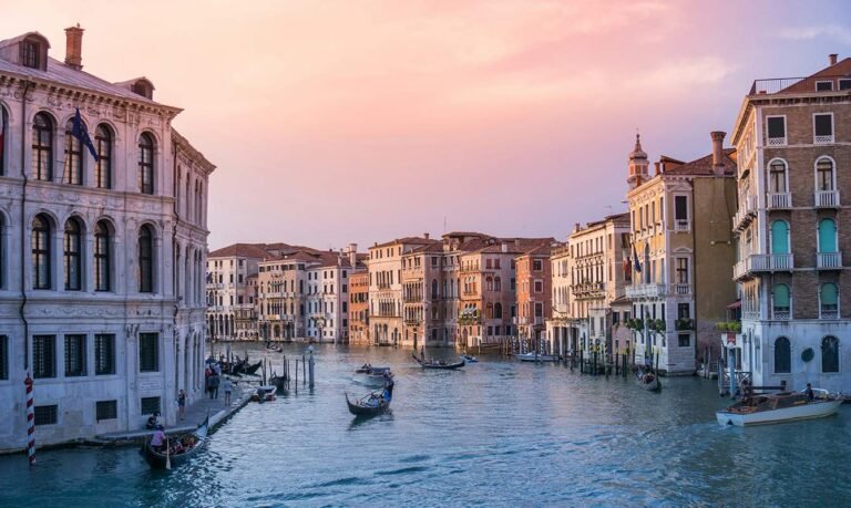 Venecijoje ir toliau bus renkamas mokestis už vienos dienos apsilankymą Venecija